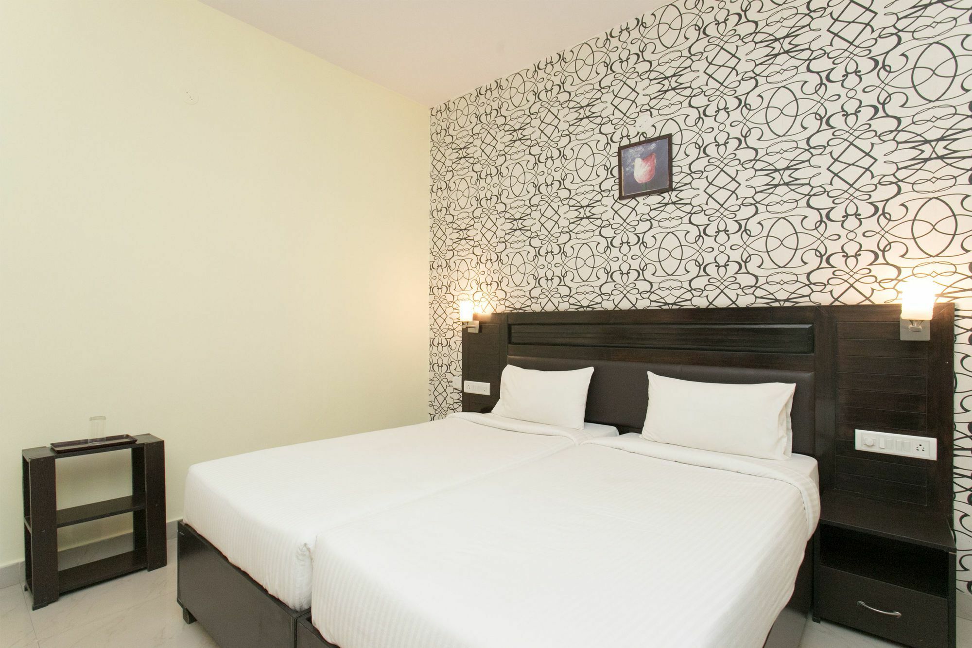 Oyo 10378 Hotel Hibiscus Mayflower Bangalore Exterior foto